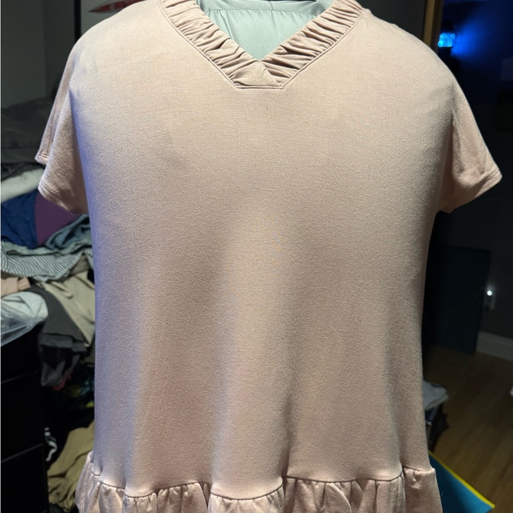 Elegant Blush V-Neck Short Sleeve Top